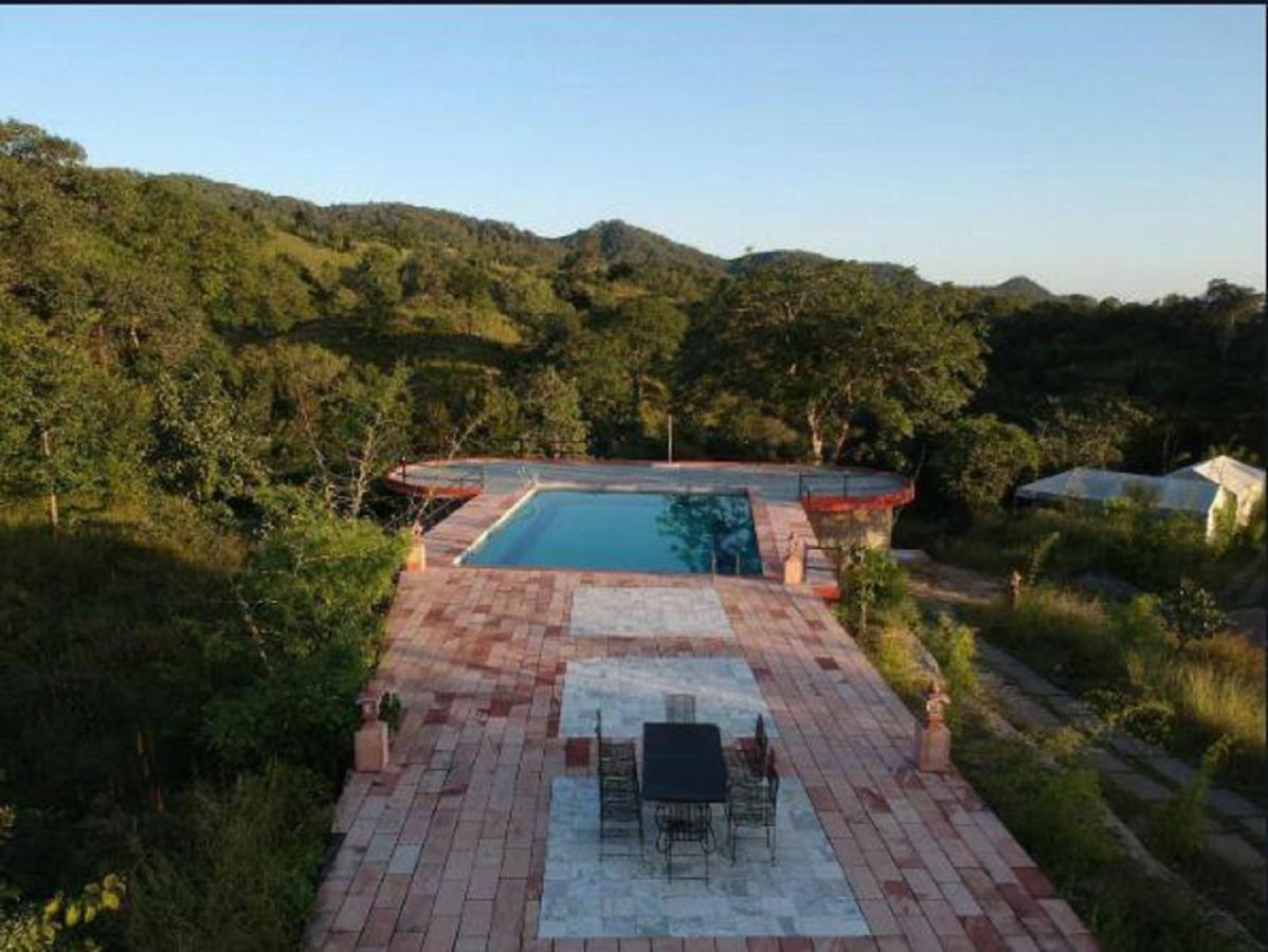 קומבלגרה The Sky Imperial Jungle Camp Resort מראה חיצוני תמונה
